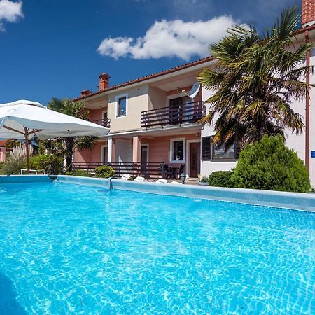 Family Friendly Apartments With A Swimming Pool Cepic, Central Istria - Sredisnja Istra - 11636 Zatka Cepic Ngoại thất bức ảnh