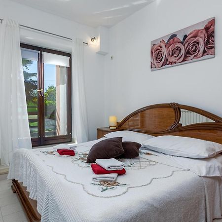 Family Friendly Apartments With A Swimming Pool Cepic, Central Istria - Sredisnja Istra - 11636 Zatka Cepic Ngoại thất bức ảnh