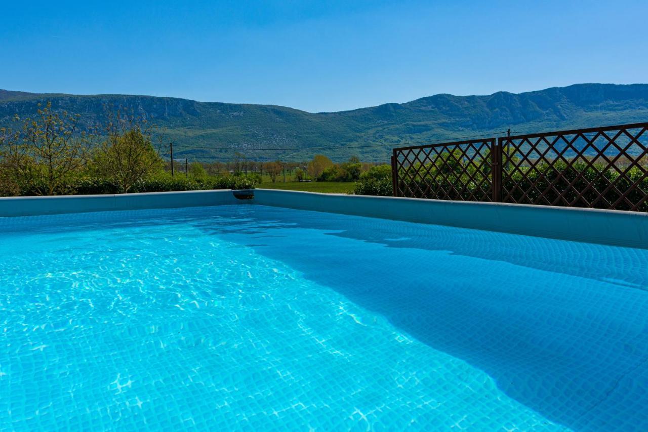 Family Friendly Apartments With A Swimming Pool Cepic, Central Istria - Sredisnja Istra - 11636 Zatka Cepic Ngoại thất bức ảnh