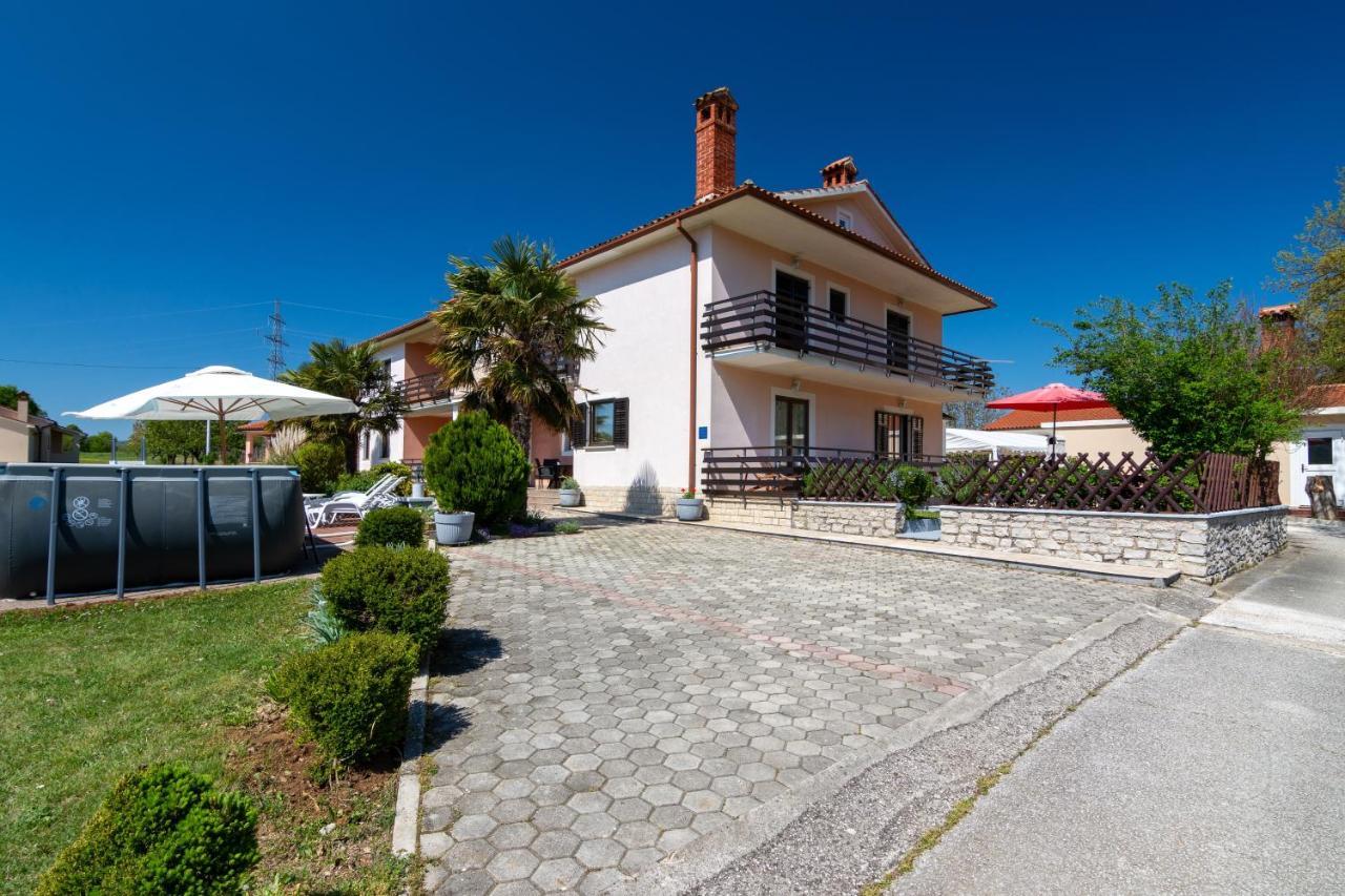 Family Friendly Apartments With A Swimming Pool Cepic, Central Istria - Sredisnja Istra - 11636 Zatka Cepic Ngoại thất bức ảnh