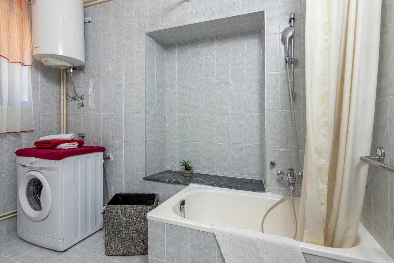 Family Friendly Apartments With A Swimming Pool Cepic, Central Istria - Sredisnja Istra - 11636 Zatka Cepic Ngoại thất bức ảnh