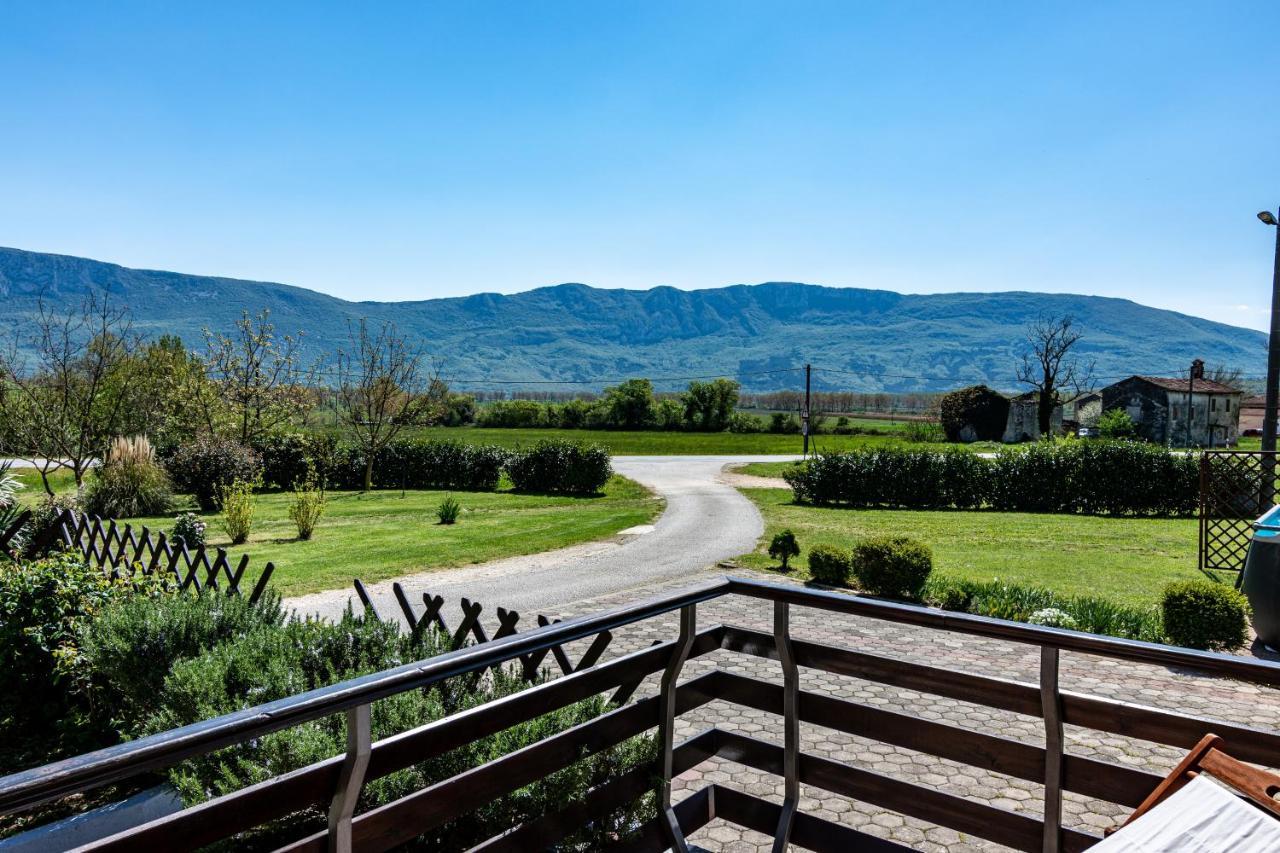 Family Friendly Apartments With A Swimming Pool Cepic, Central Istria - Sredisnja Istra - 11636 Zatka Cepic Ngoại thất bức ảnh