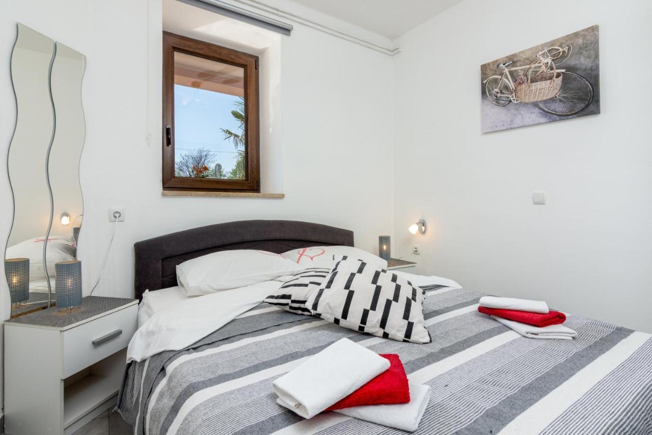 Family Friendly Apartments With A Swimming Pool Cepic, Central Istria - Sredisnja Istra - 11636 Zatka Cepic Ngoại thất bức ảnh