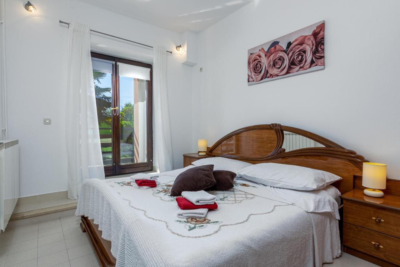 Family Friendly Apartments With A Swimming Pool Cepic, Central Istria - Sredisnja Istra - 11636 Zatka Cepic Ngoại thất bức ảnh